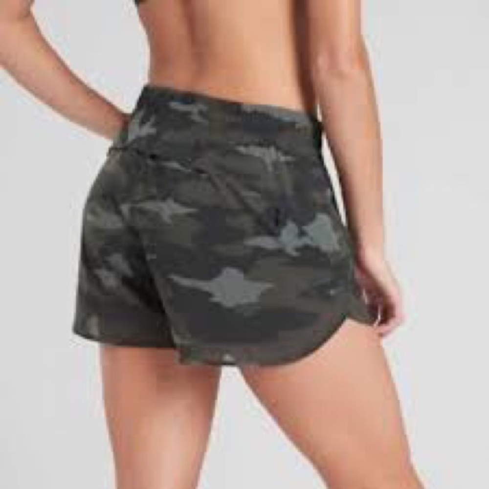 NWT ATHLETA Printed Mesh Racer Run Short 4” Size XL - Picture 4 of 10